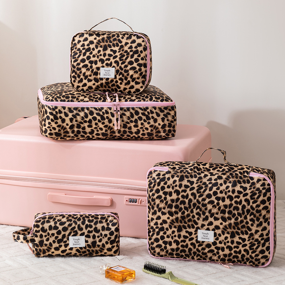 Bolsa de maquillaje con estamp - Body Jewelry Waterproof reseña y precio