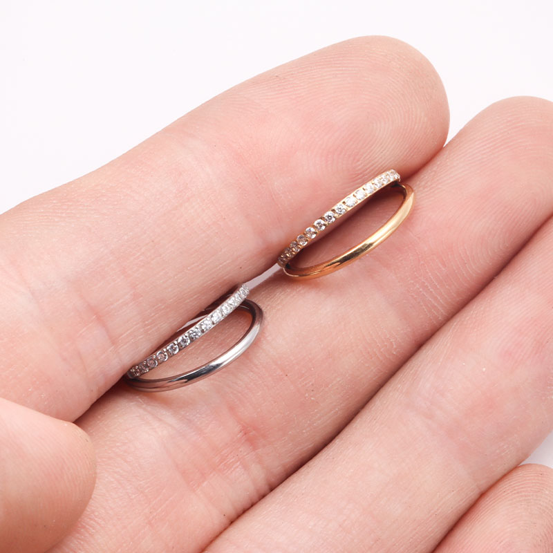 ASTM F136 titanio 16G Luna nar - Zoor Body Jewelry reseña y precio