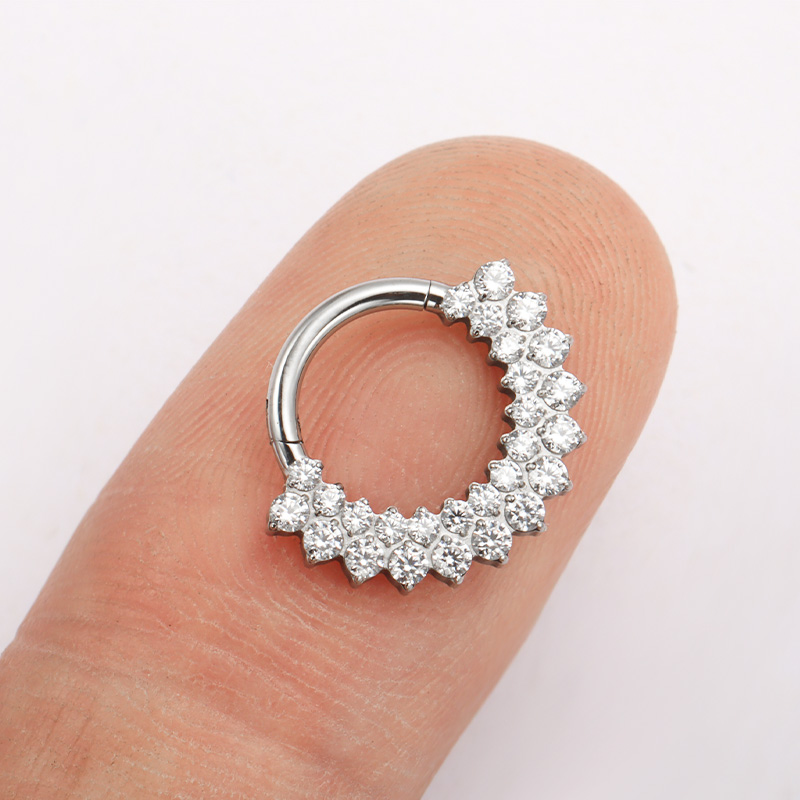 ASTM F136 titanio Clicker tabi - Zoor Body Jewelry reseña y precio